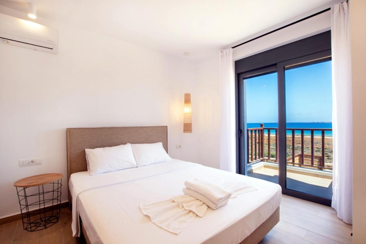 אפיארטיס Cato Agro 5, Seafront Villa With Private Pool מראה חיצוני תמונה