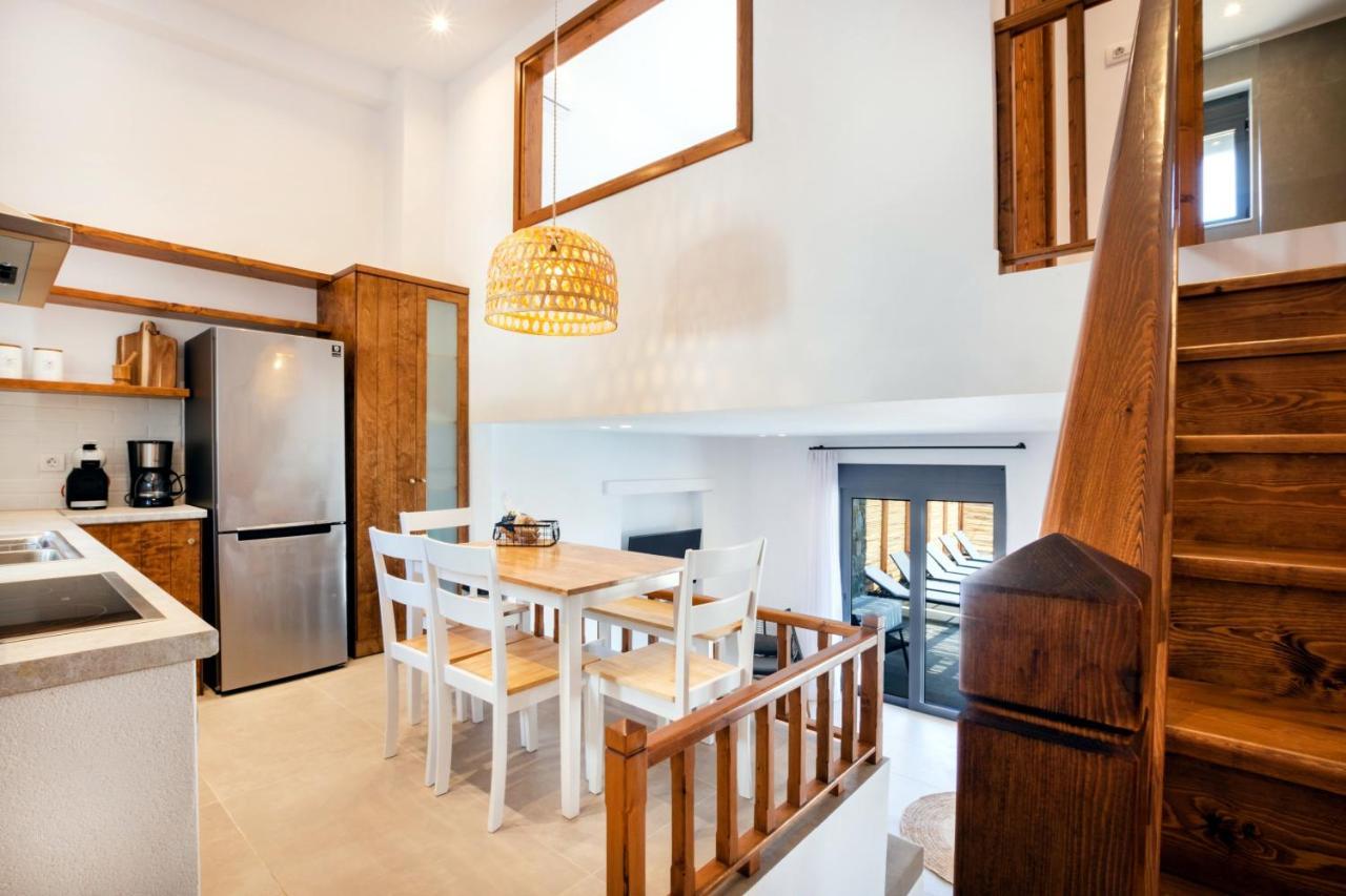 אפיארטיס Cato Agro 5, Seafront Villa With Private Pool מראה חיצוני תמונה
