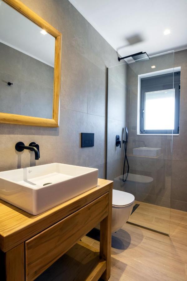 אפיארטיס Cato Agro 5, Seafront Villa With Private Pool מראה חיצוני תמונה