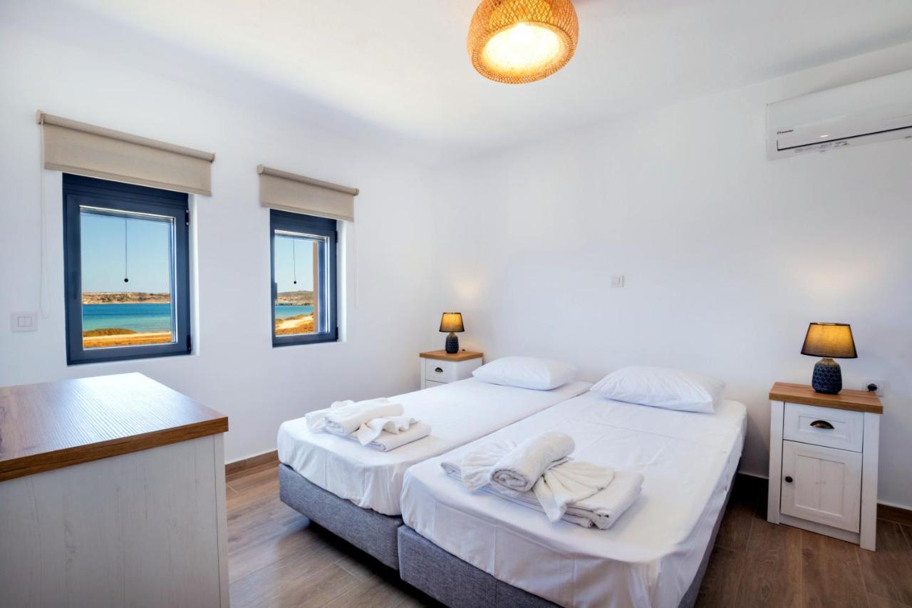 אפיארטיס Cato Agro 5, Seafront Villa With Private Pool מראה חיצוני תמונה